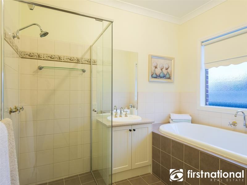 81 The Parkway, Pakenham VIC 3810