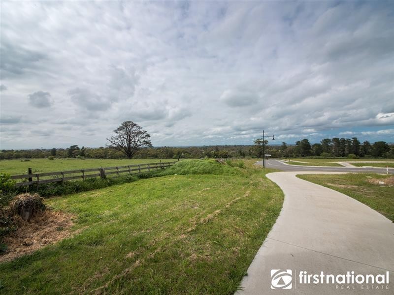 69 Atlantic Drive, Pakenham VIC 3810