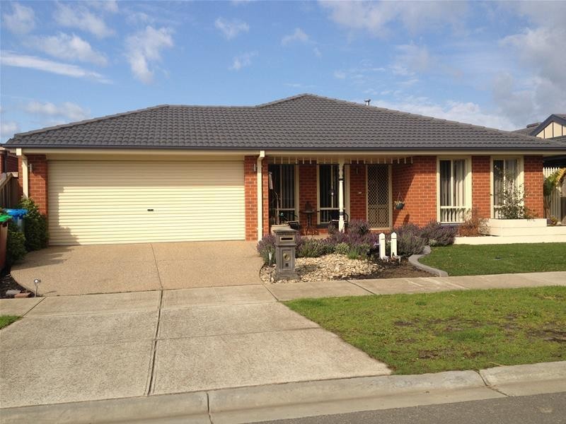 7 Howe Way, Cranbourne East VIC 3977