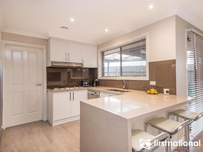 1 Manatoka Crescent, Hampton Park VIC 3976