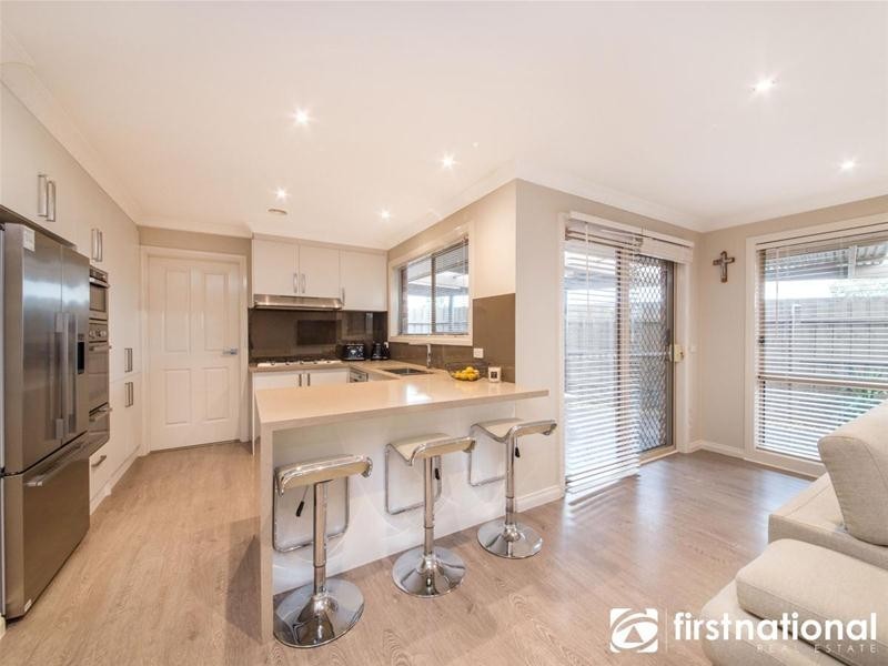 1 Manatoka Crescent, Hampton Park VIC 3976