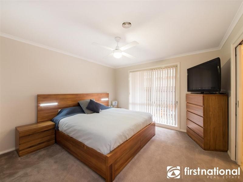 1 Manatoka Crescent, Hampton Park VIC 3976