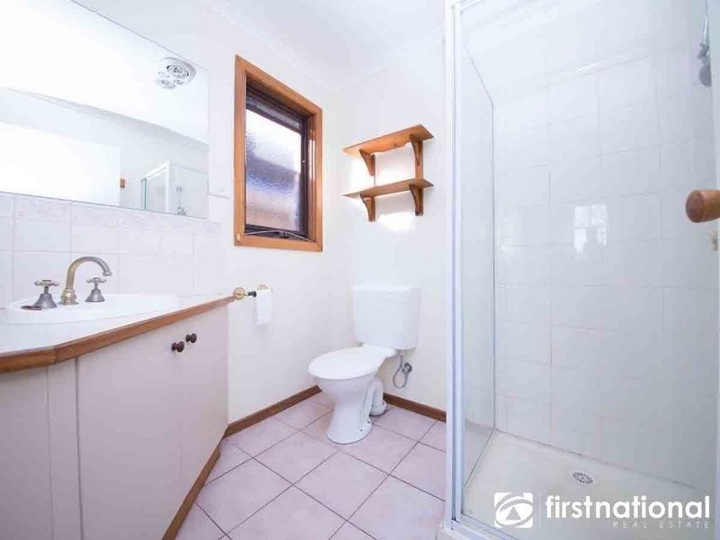 15 Escott Grove, Berwick VIC 3806