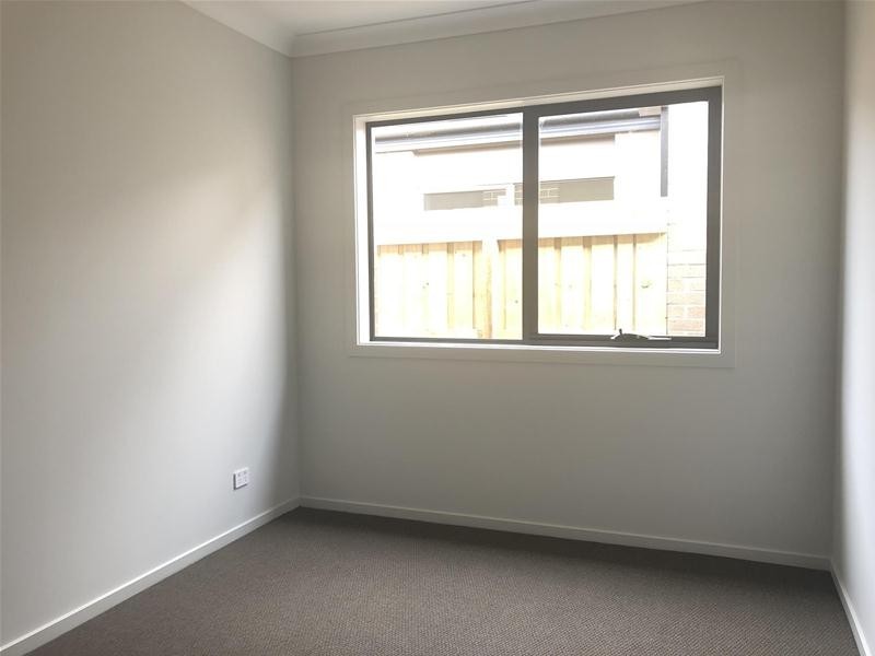 11 Ezra Crescent, Officer VIC 3809