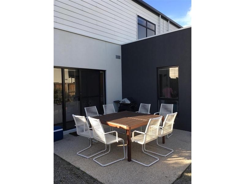 39 Hammond Crescent, Officer VIC 3809