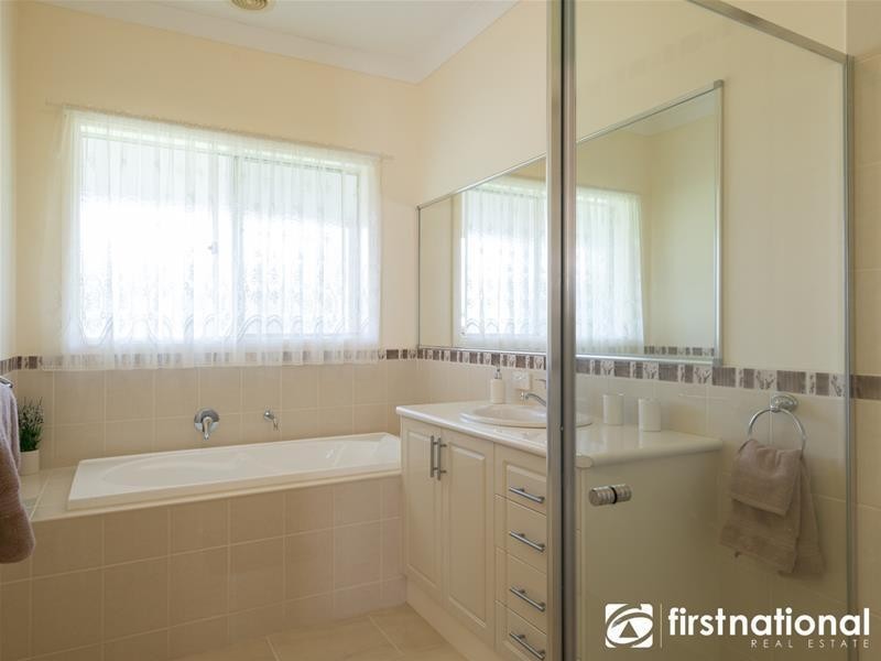 8 Gwen Meredith Drive, Bunyip VIC 3815