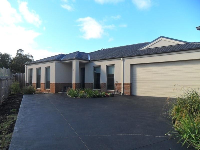 18 Chong Court, Berwick VIC 3806