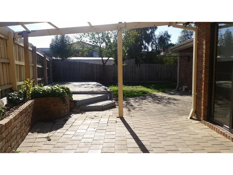 6 Marson Crescent, Hallam VIC 3803