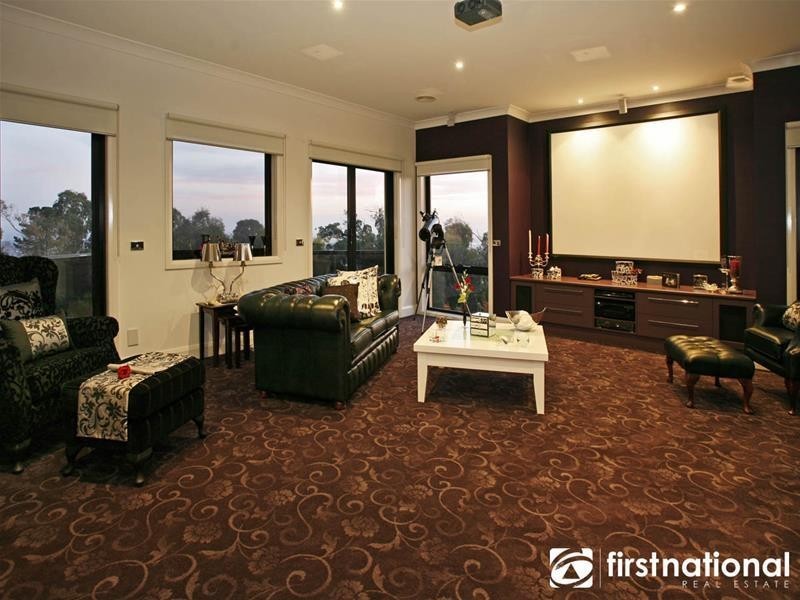 9 Natren Court, Berwick VIC 3806