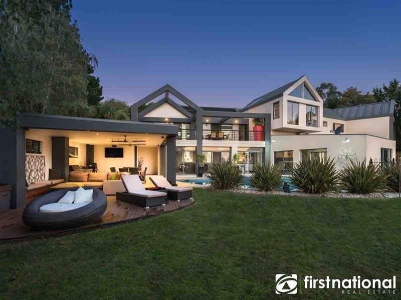 15 Caravelle Court, Berwick VIC 3806