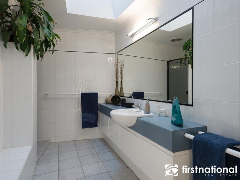 15 Caravelle Court, Berwick VIC 3806