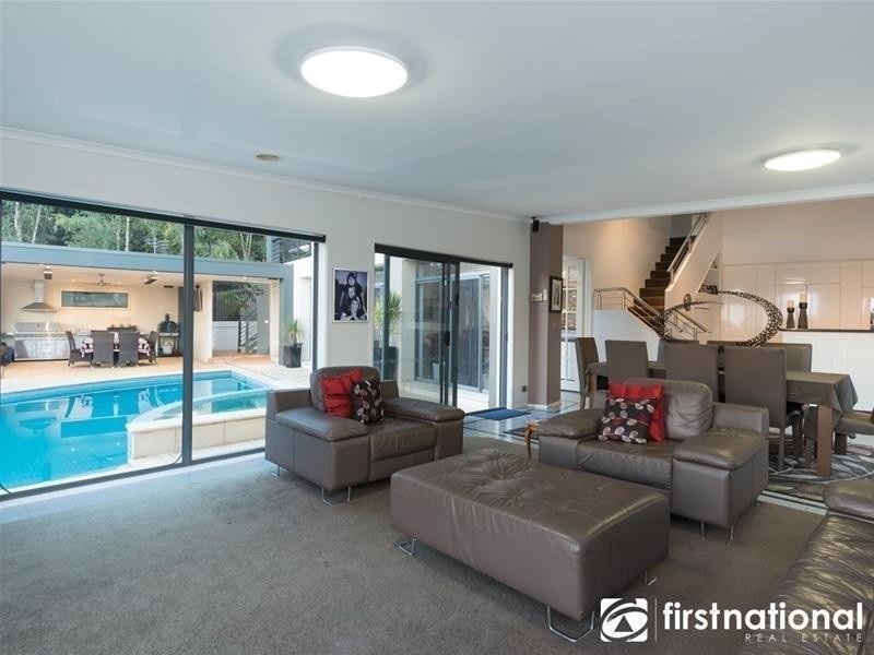 15 Caravelle Court, Berwick VIC 3806