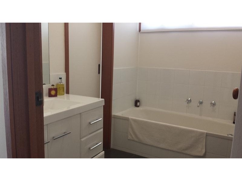 2/5 Stella Street, Beaconsfield VIC 3807