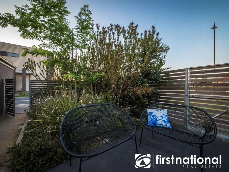 16 Haakman Way, Pakenham VIC 3810