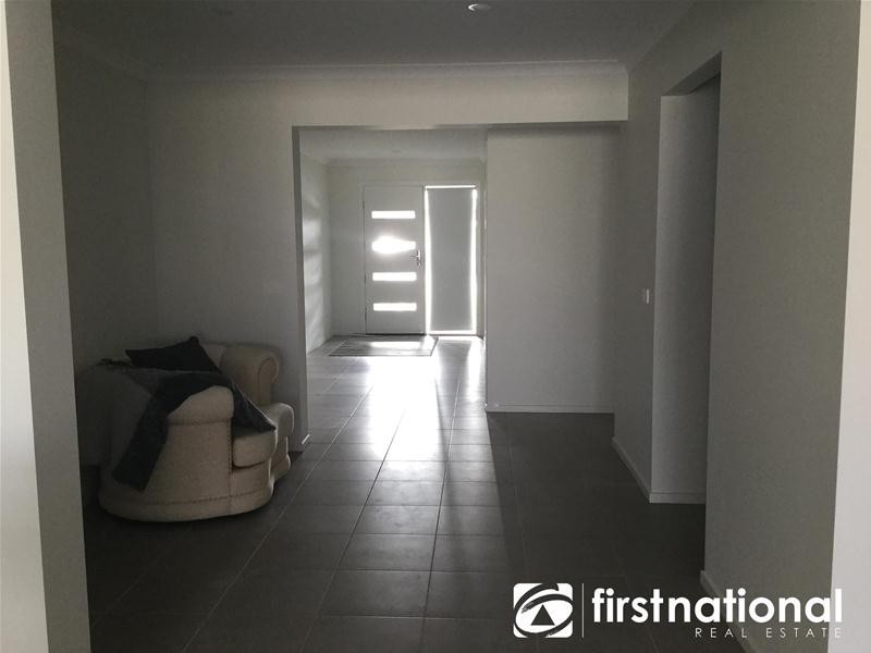 6 Debra Avenue, Pakenham VIC 3810