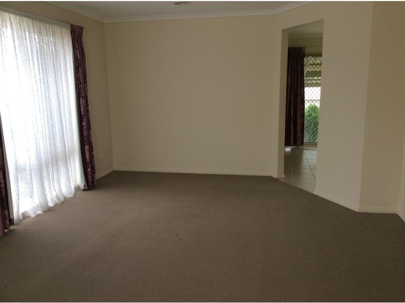 32 Silver Gum Drive, Pakenham VIC 3810