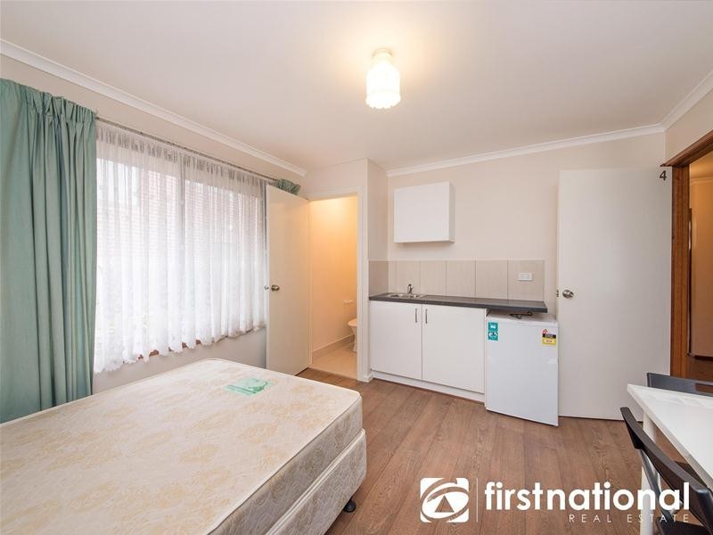 4/53 Henry Street, Pakenham VIC 3810