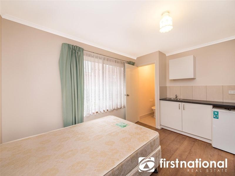 4/53 Henry Street, Pakenham VIC 3810