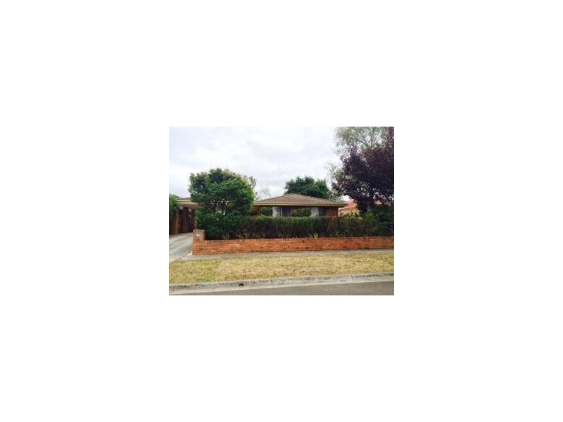 8 Tottington Rise, Berwick VIC 3806