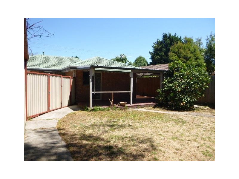 9 Elandra Way, Cranbourne West VIC 3977