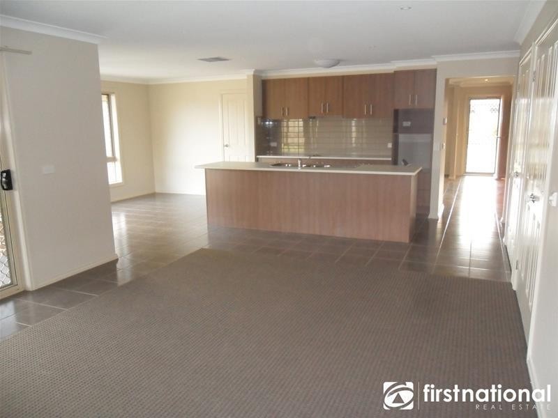 79 Thunderbolt Drive, Cranbourne East VIC 3977