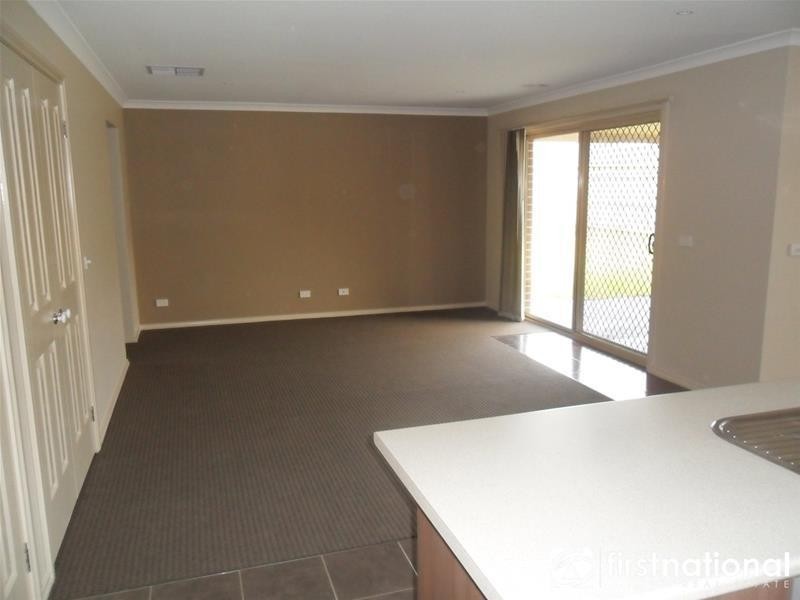 79 Thunderbolt Drive, Cranbourne East VIC 3977