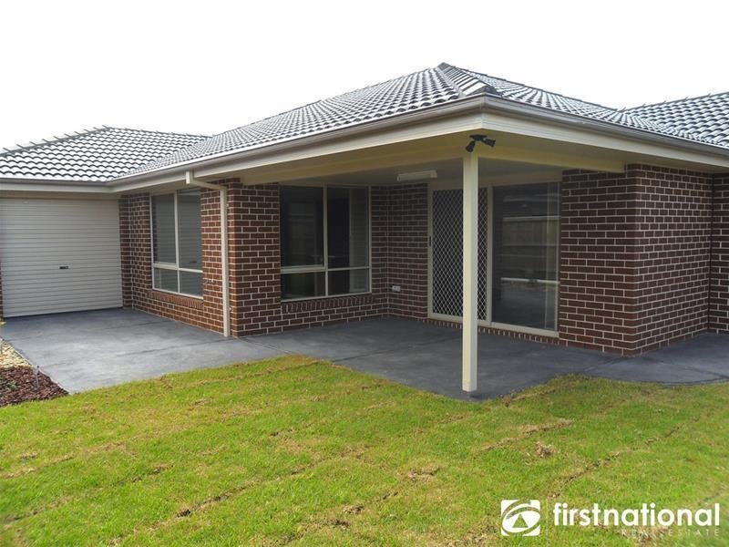 79 Thunderbolt Drive, Cranbourne East VIC 3977