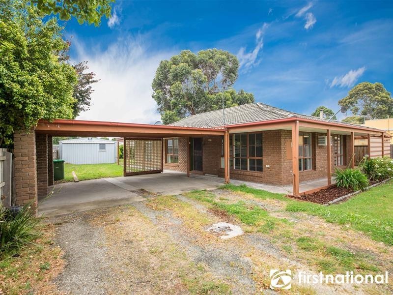 8 Mill Street, Pakenham VIC 3810