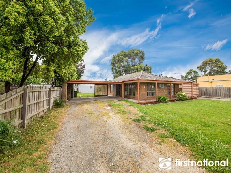8 Mill Street, Pakenham VIC 3810