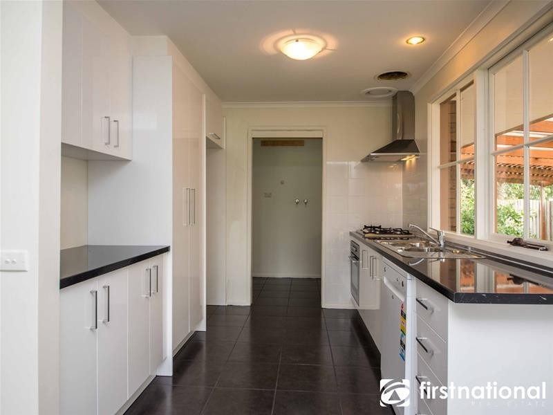 8 Mill Street, Pakenham VIC 3810