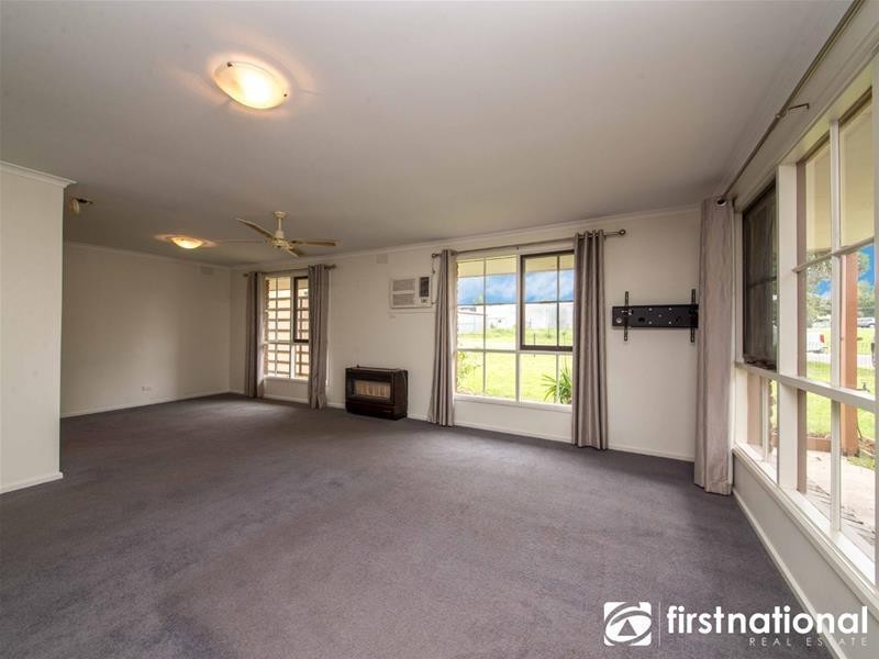 8 Mill Street, Pakenham VIC 3810