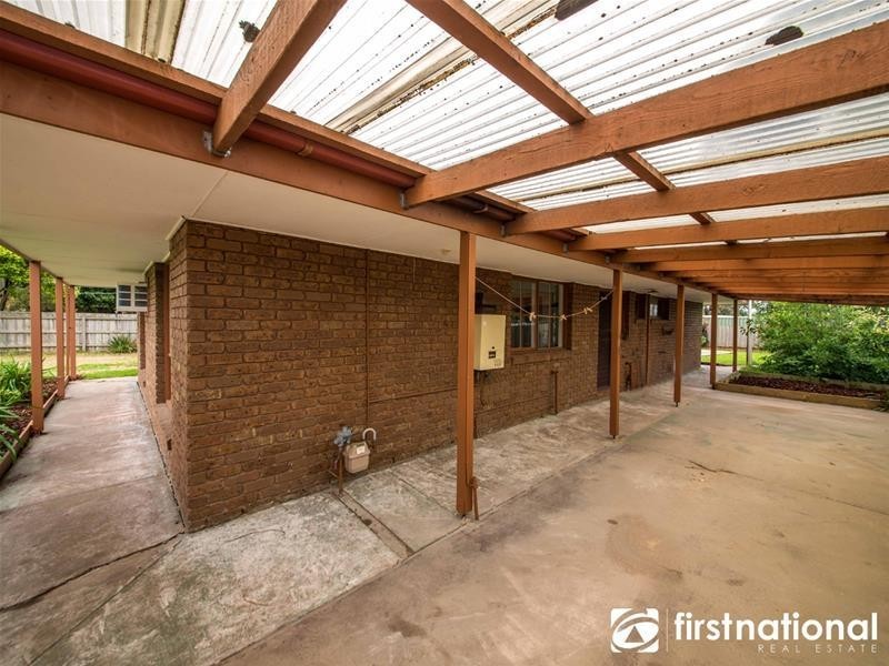 8 Mill Street, Pakenham VIC 3810