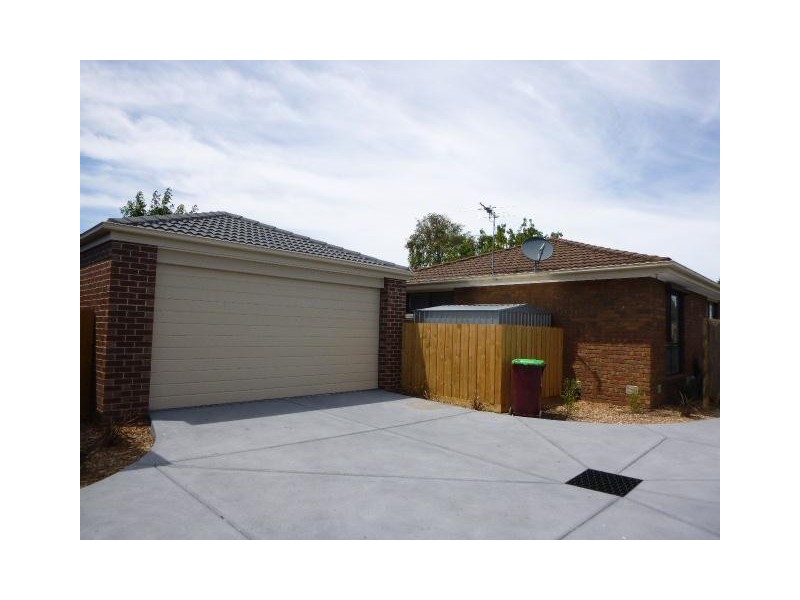 45 Strathavan Drive, Berwick VIC 3806