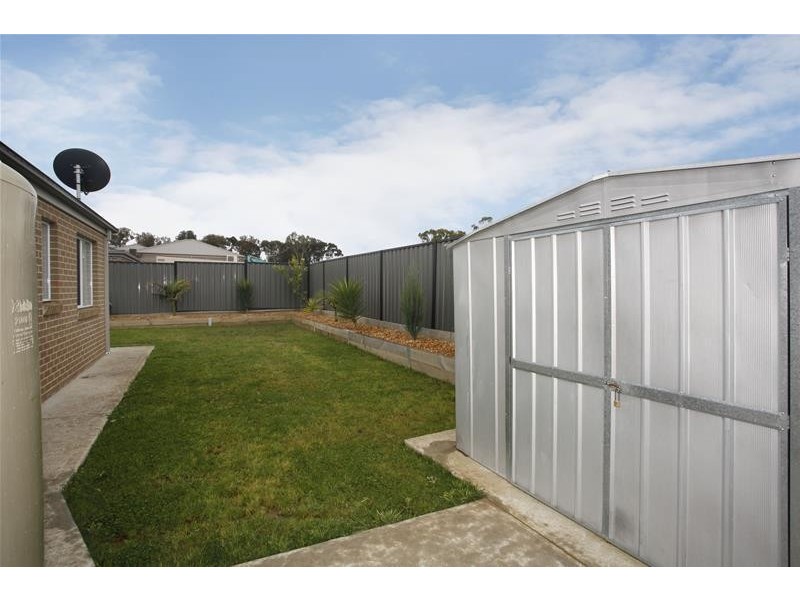 18 Lucerne Circuit, Pakenham VIC 3810