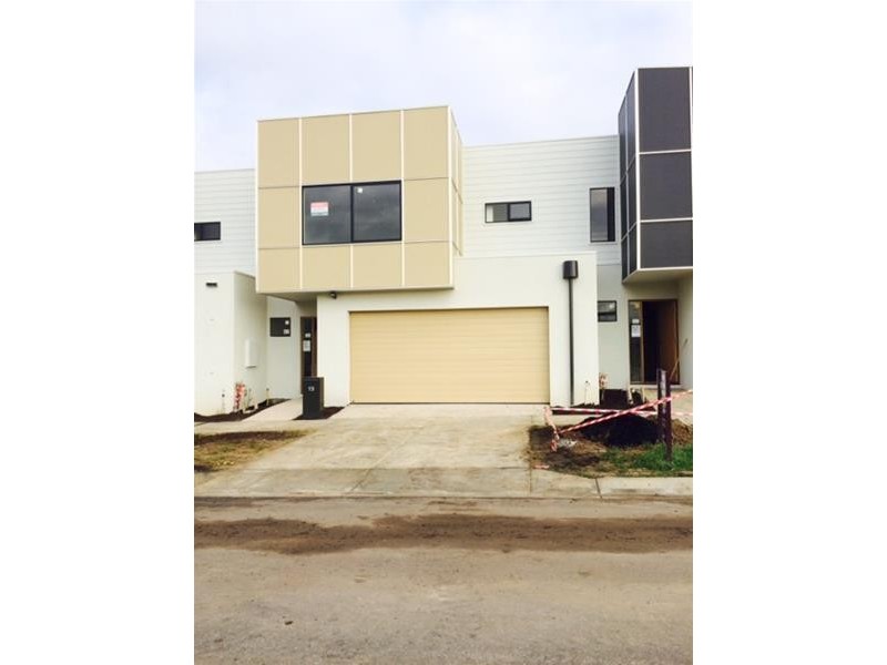 19 (lot 567) Curran Drive, Officer VIC 3809