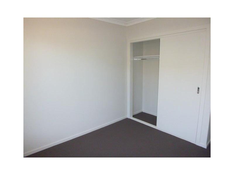 2/9 Bankton Avenue, Cranbourne East VIC 3977