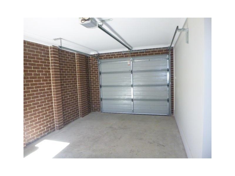 2/9 Bankton Avenue, Cranbourne East VIC 3977