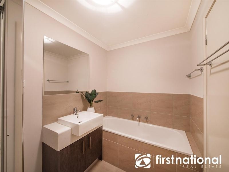 7 Annecy Lane, Pakenham VIC 3810