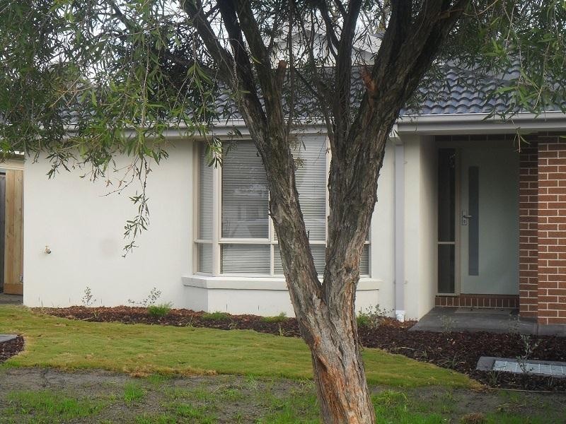 1B Thomas Street, Pakenham VIC 3810