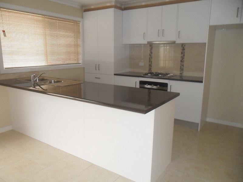 1B Thomas Street, Pakenham VIC 3810