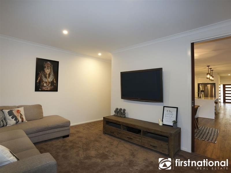 7 Marblelight Way, Clyde North VIC 3978