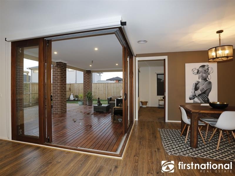 7 Marblelight Way, Clyde North VIC 3978