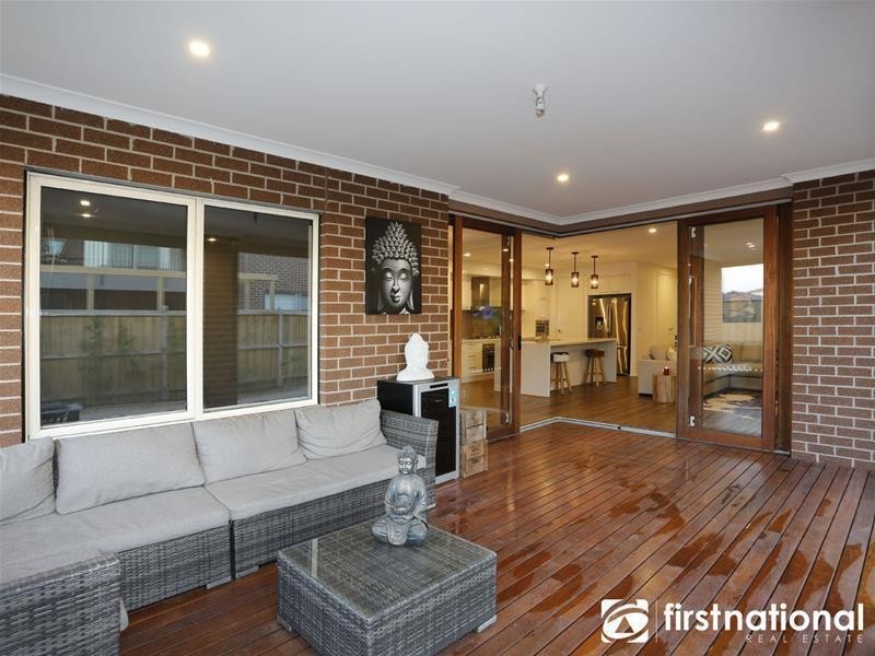 7 Marblelight Way, Clyde North VIC 3978