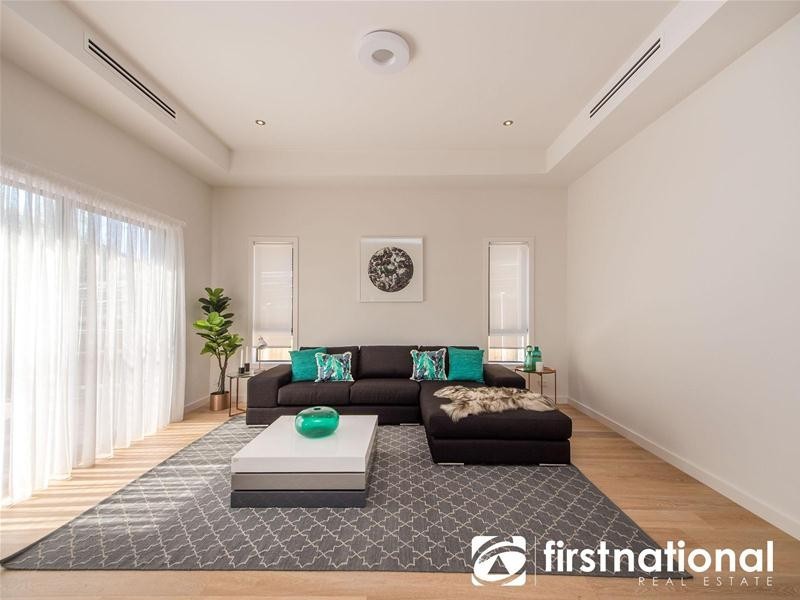 10 Araluen Rise, Narre Warren VIC 3805