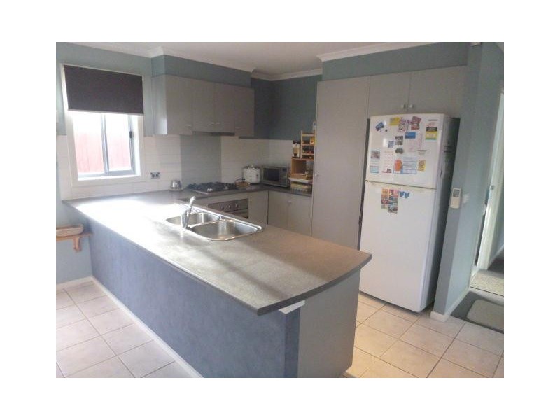 39 Melzak Way, Berwick VIC 3806