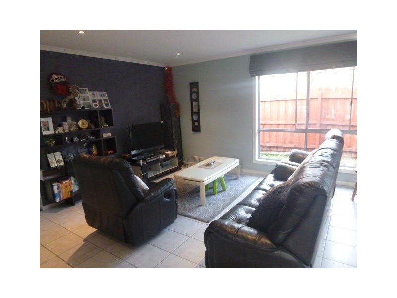 39 Melzak Way, Berwick VIC 3806