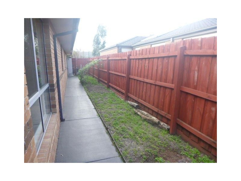 39 Melzak Way, Berwick VIC 3806