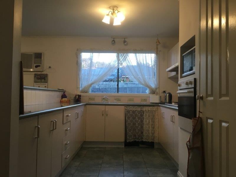 112 Earlsfield Drive, Berwick VIC 3806