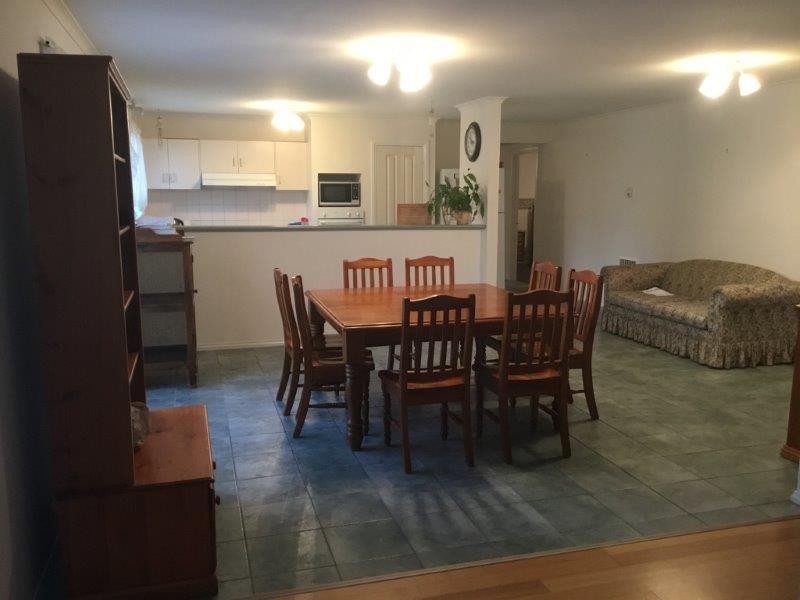 112 Earlsfield Drive, Berwick VIC 3806