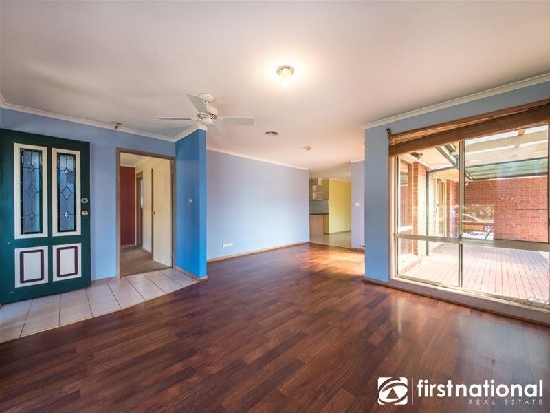 9 Broome Crescent, Cranbourne North VIC 3977